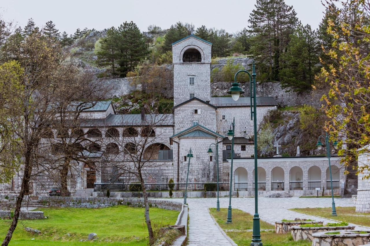 Hotel Dapcevic Цетине Экстерьер фото